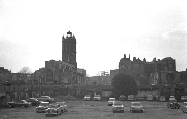 Bombsites around St Giles Cripplegate being used as a car park after WWII (image by David Wright, via Wikimedia Commons)